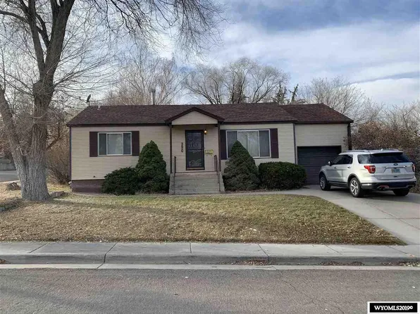390 Clark St, Green River, WY 82935