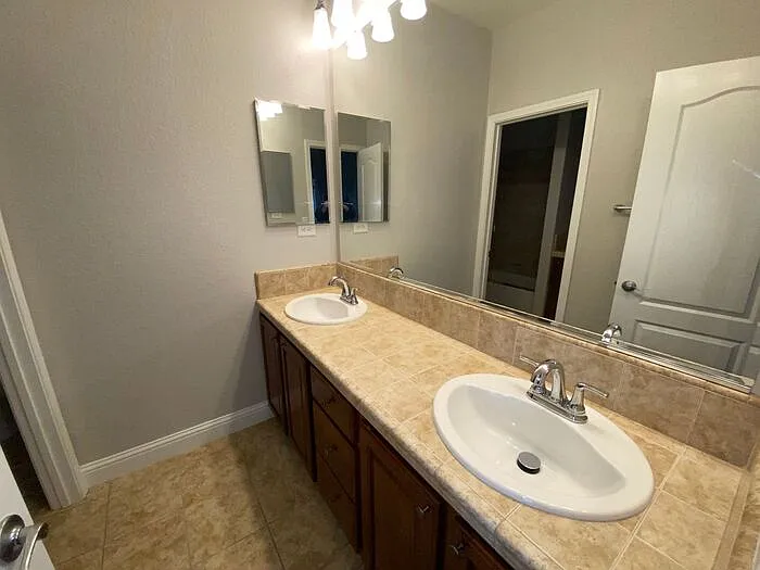 875 Sienna Park Dr — Photo 57