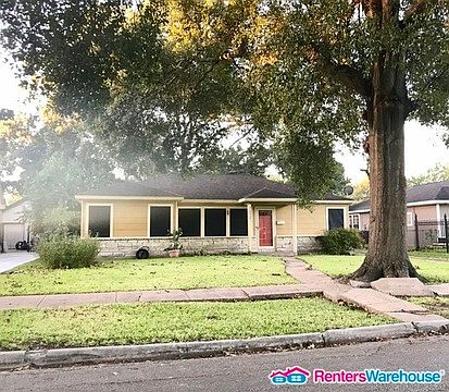 2nd image of 7626 Moline St