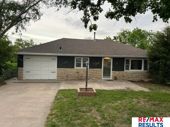 218 Oak St, Louisville, NE 68037