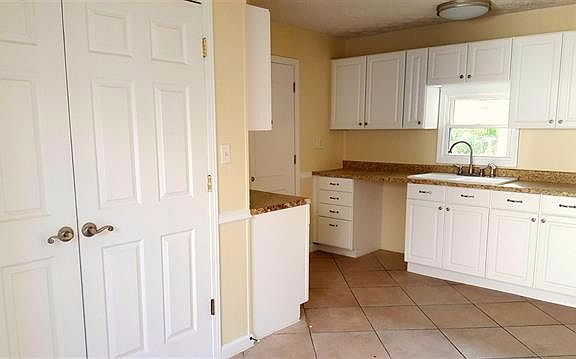 2nd image of 729 E Florida St