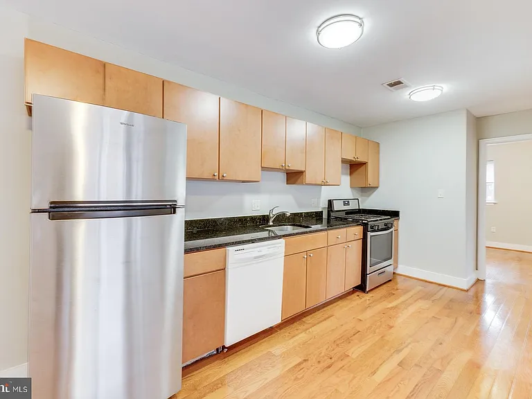 61 Forrester St SW #104 — Photo 6