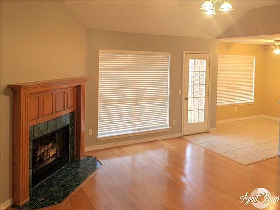 5th image of 1303 E Kara Ln