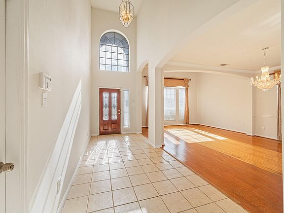 5th image of 11134 Maynard Pl