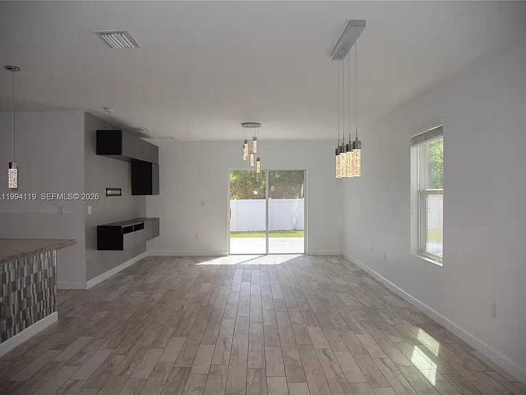105 Lacewing Pl — Photo 4