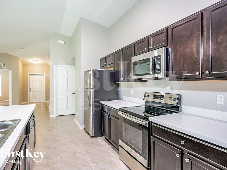 961 SW College Park Rd — Photo 5