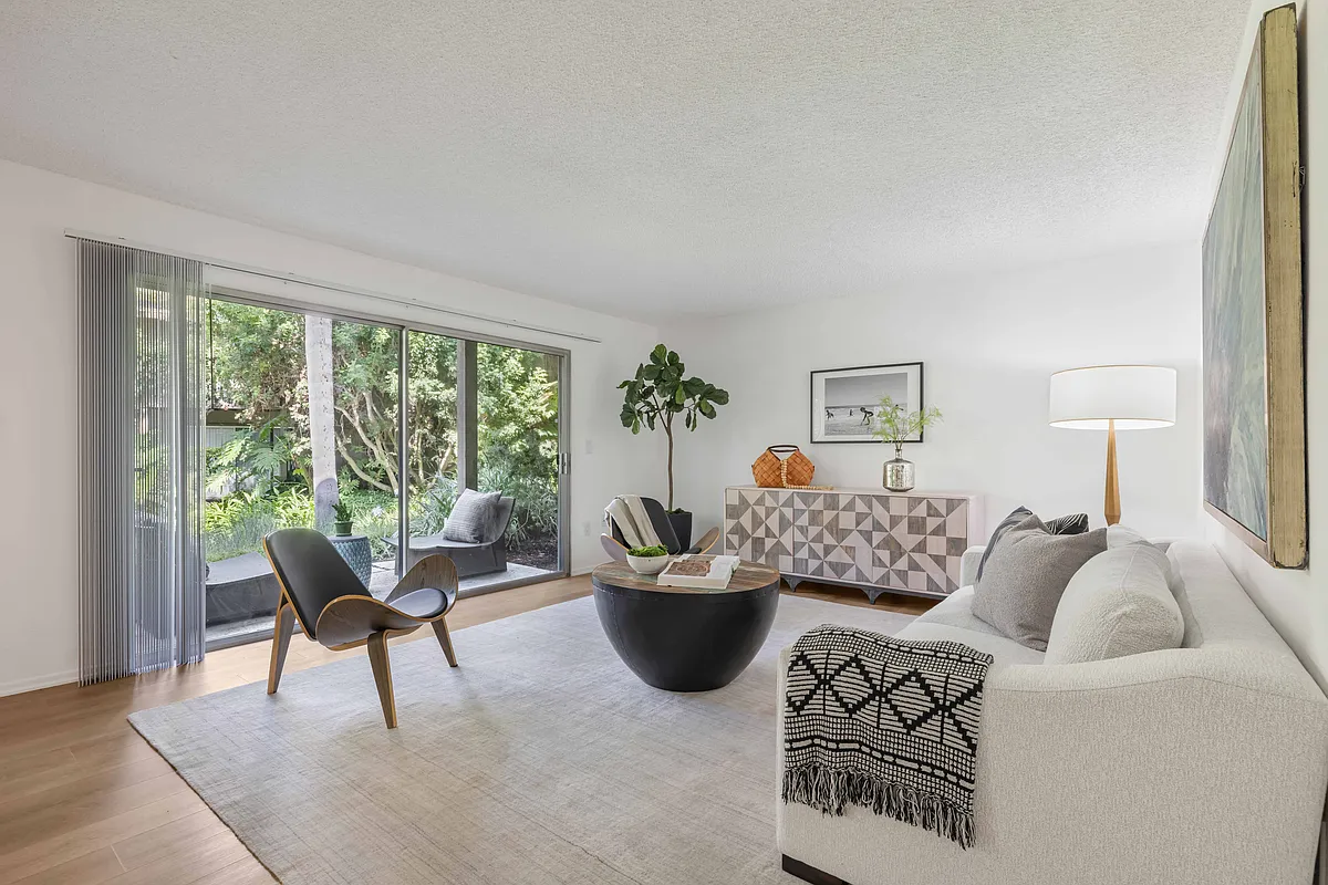 Cottonwood Living Room - The Aspens South Coast