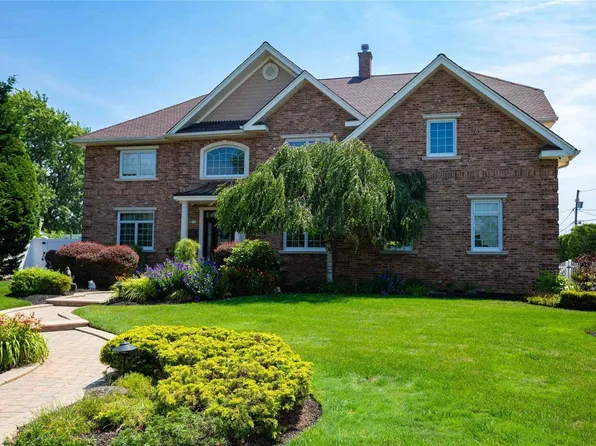 117 Ocean Avenue, Massapequa, NY 11758