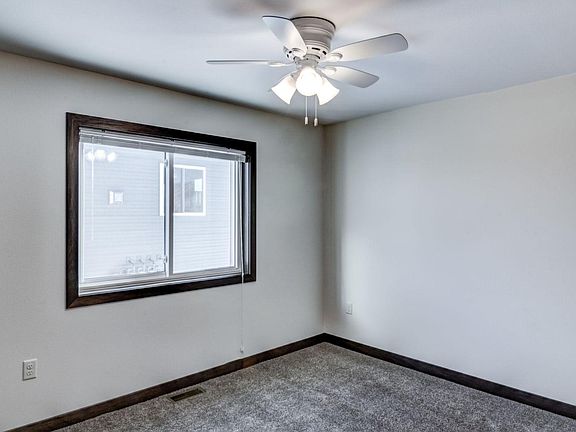 2nd image of 1932 Southridge Ave #1