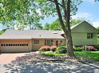 849 Lawn Pl, Woodmere, NY 11598