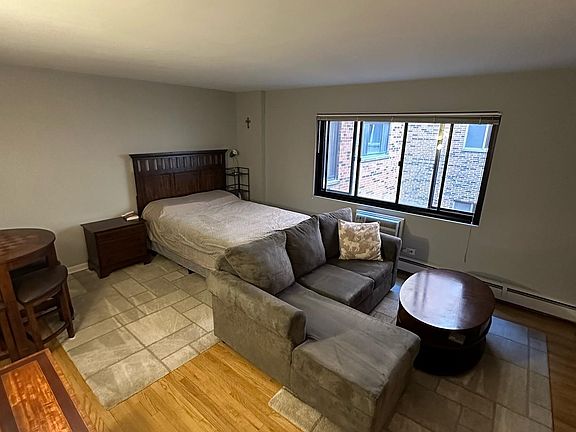 2nd image of 2336 N Commonwealth Ave APT 303