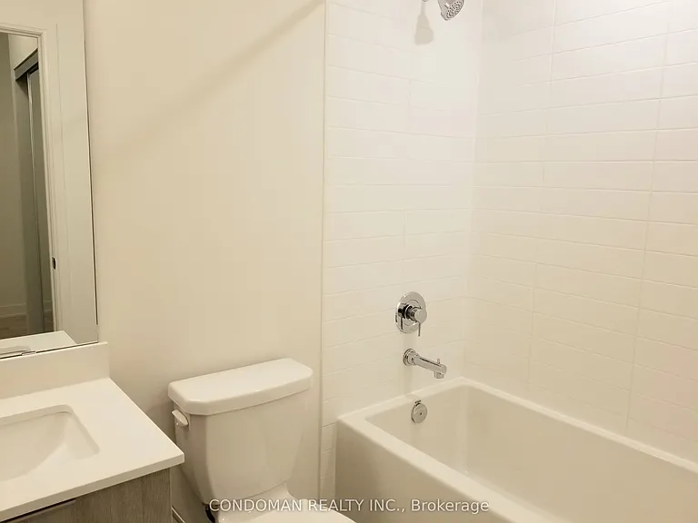 576 Front St W #1407E — Photo 11