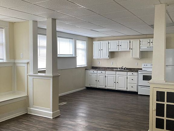 2nd image of 205 E Willard St APT 1