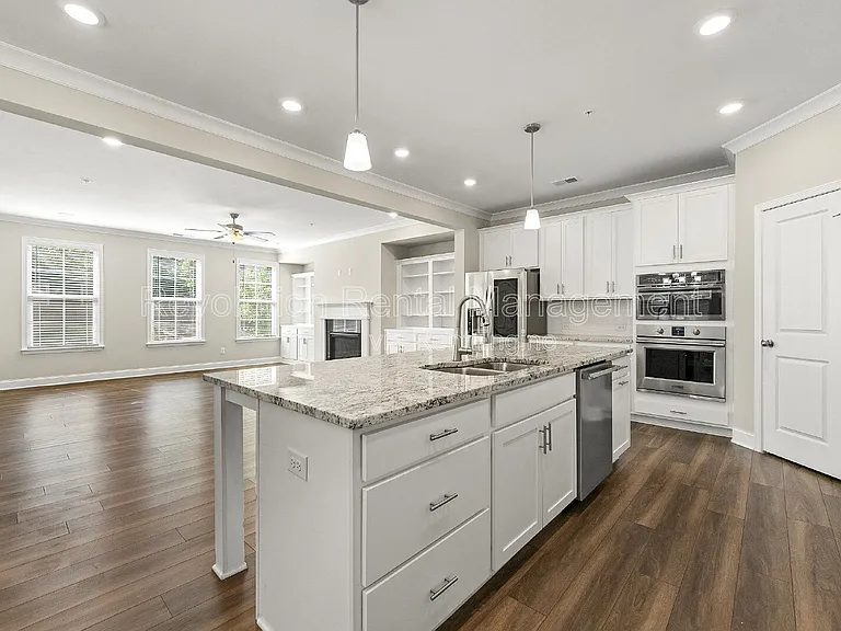 105 W Dixie Ave SE — Photo 8