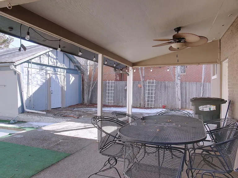 1018 S Race St — Photo 34