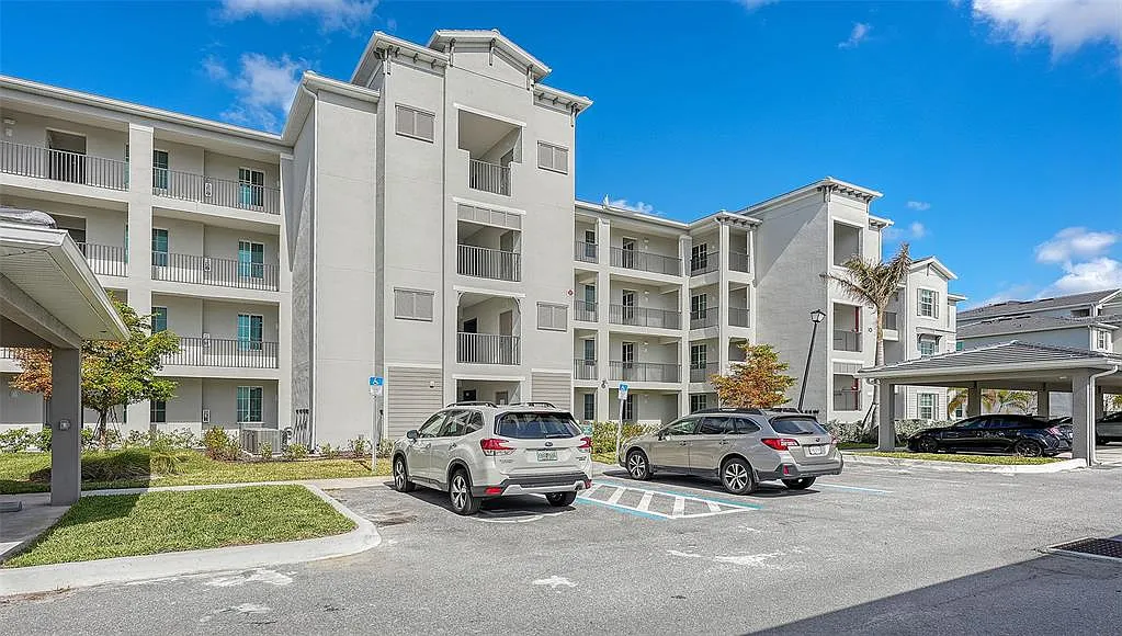 2 bed, 2.0 bath, 1283 sqft, $6,000 — Photo 2