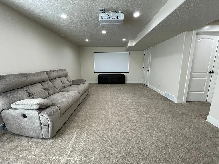 673 N Fall Creek Dr — Photo 16