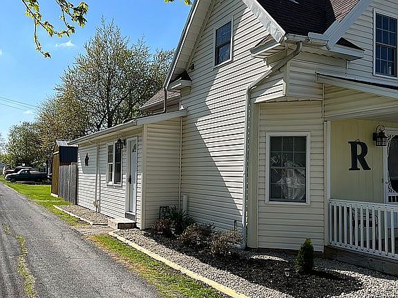 4th image of 17584 Oneida St