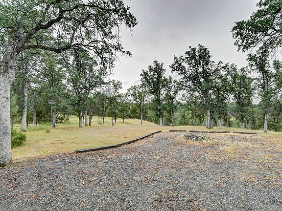 3rd image of 200 Coyote Path