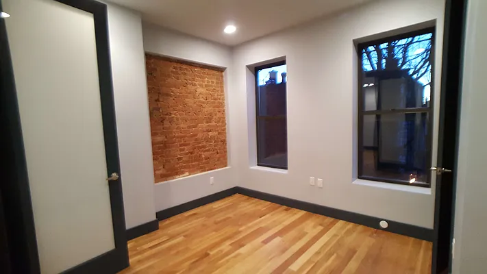 Rented by Evergreen Apartments BK | media 19