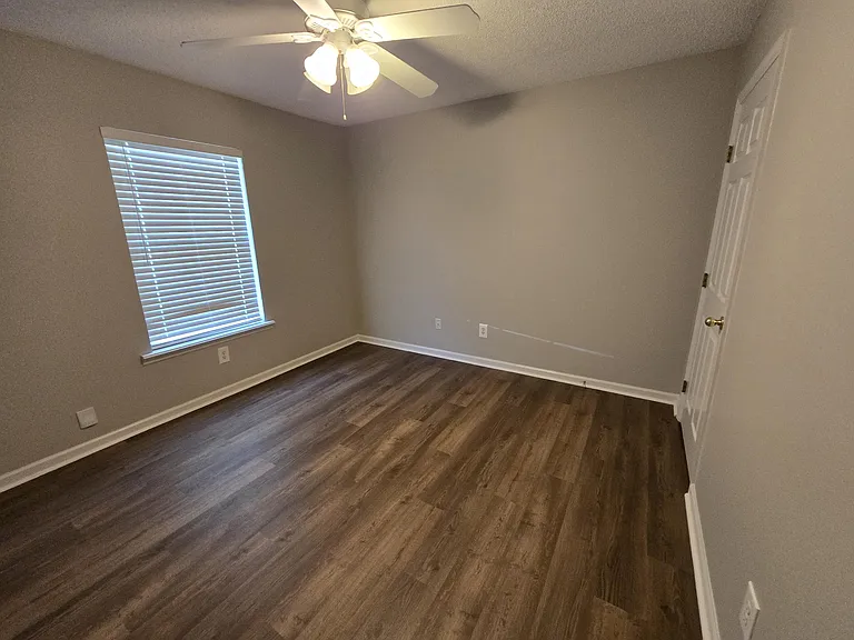 107 Raintree Ct — Photo 6