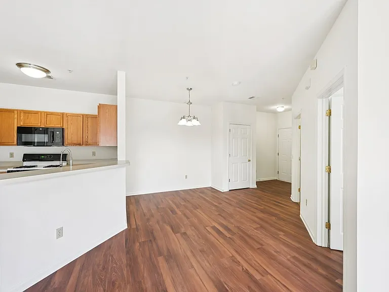 Spring Creek Apartments — Photo 90