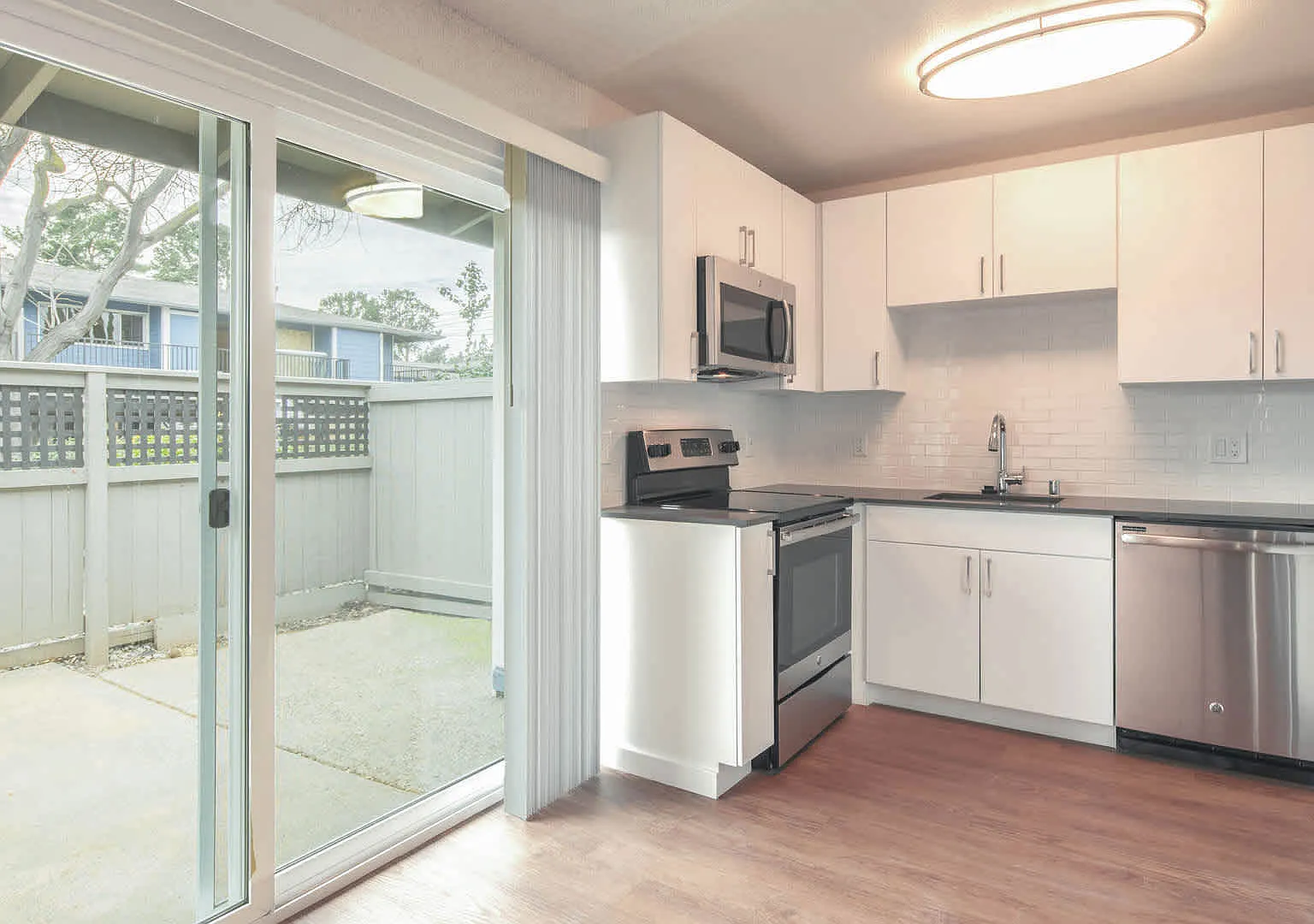 Reserve at Mountain View — Photo 4