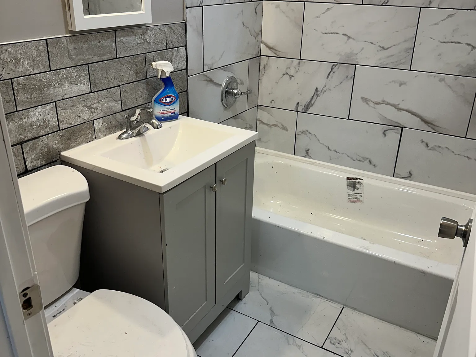 1 bed, 1896 sqft, $1,200 — Photo 4
