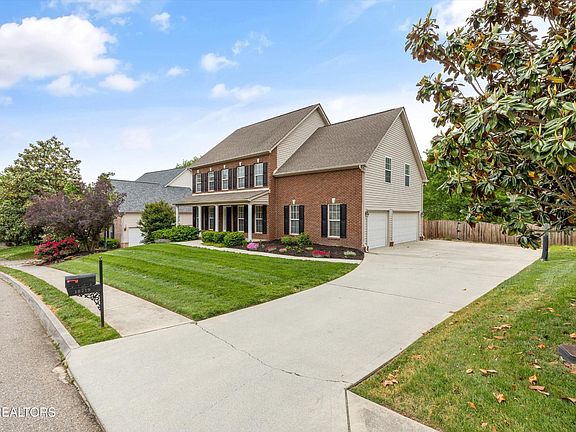 3rd image of 10219 Canton Place Ln