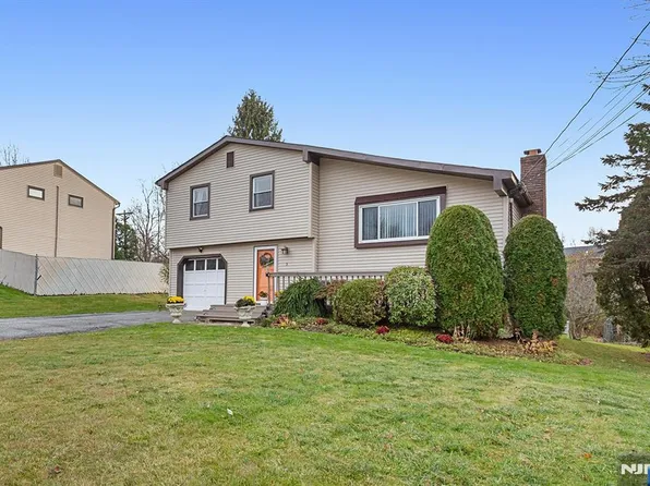 3 Hummingbird Trl, Vernon, NJ 07462