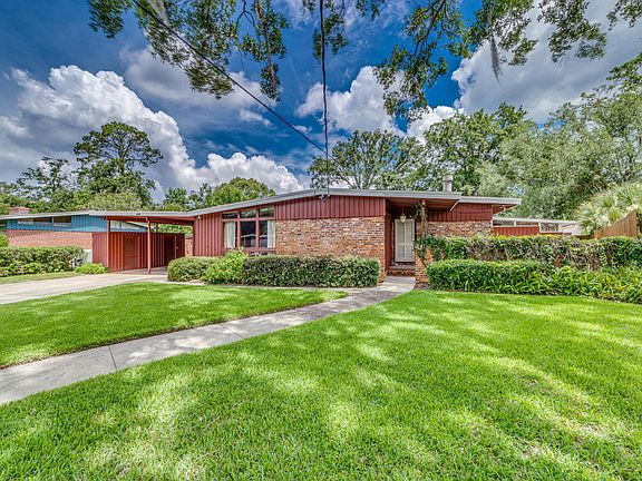 5th image of 2145 Sweet Briar Ln