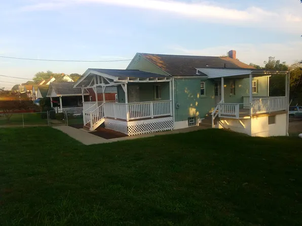 335 Center St, Bridgeville, PA 15017