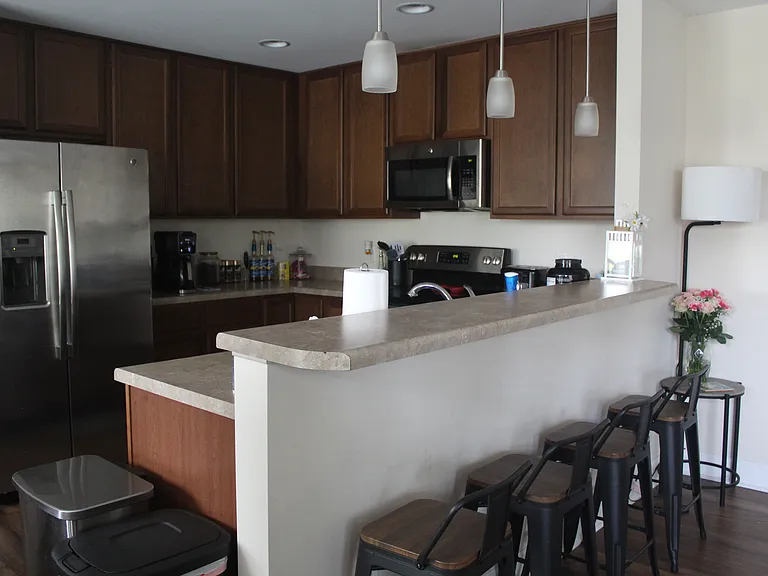 111 Glasgow Dr — Photo 7