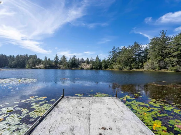51835 Laurel Ln, Bandon, OR 97411