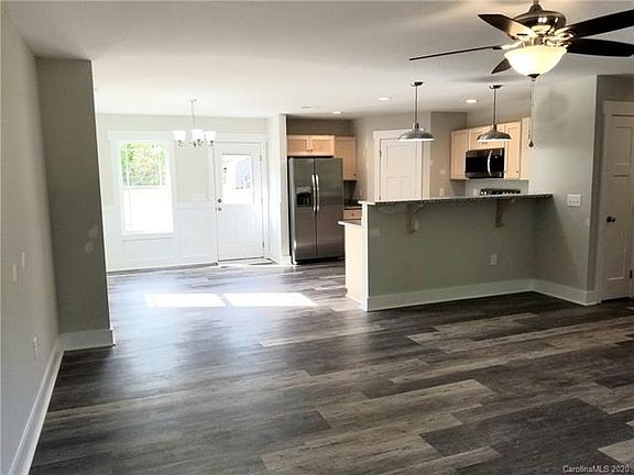 5th image of 106 Todd Dr NW