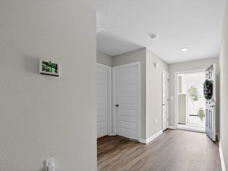 6817 Interlachen Ln — Photo 3