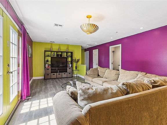 3rd image of 1141 Frenchmen St #201