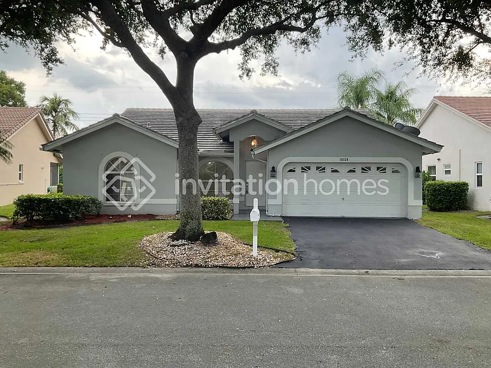 10320 NW 48th Ct