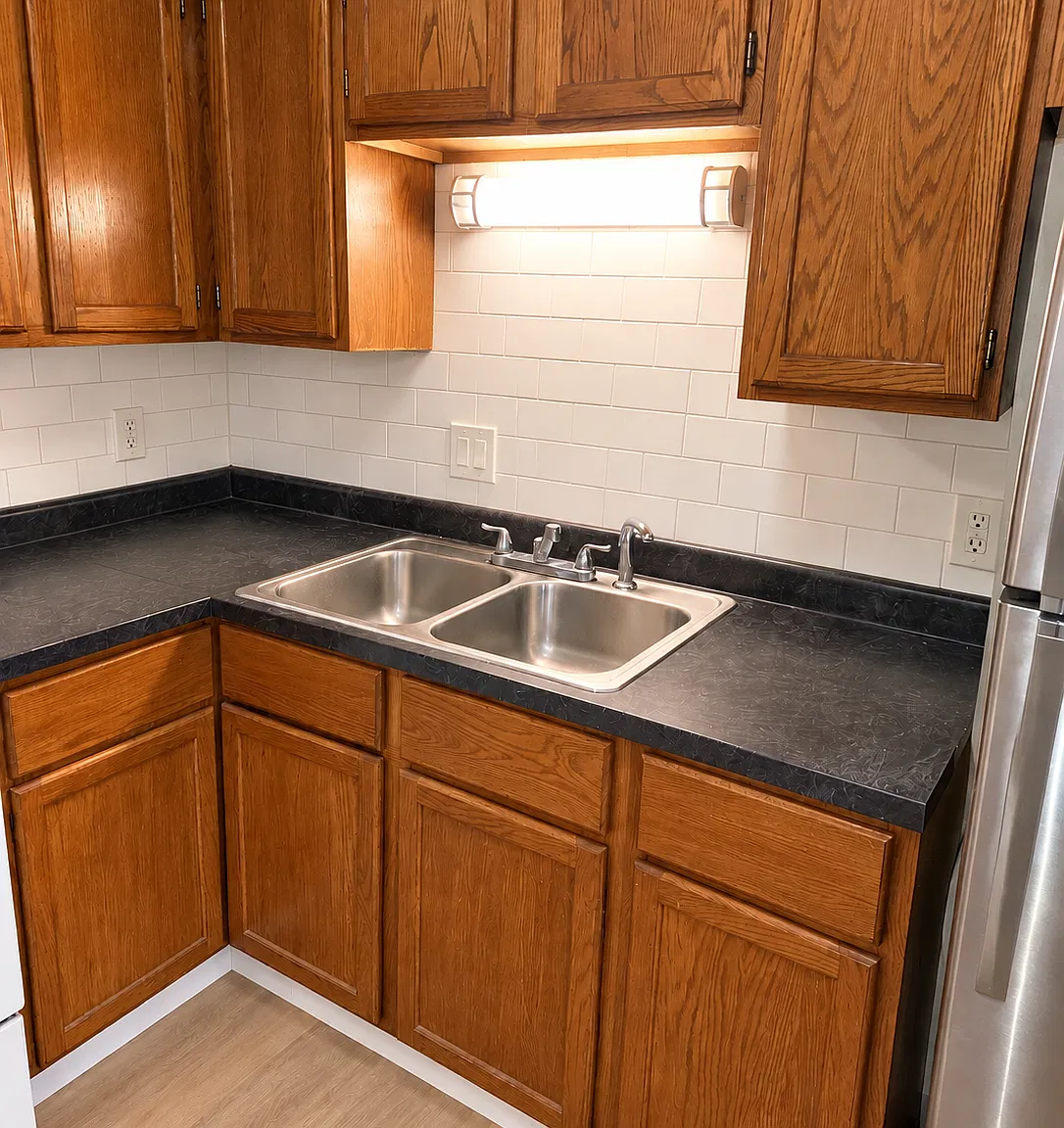 3 bed, 1050 sqft, $1,575 — Photo 3