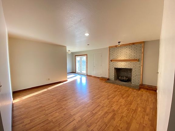 4th image of 1188 Hillside Dr