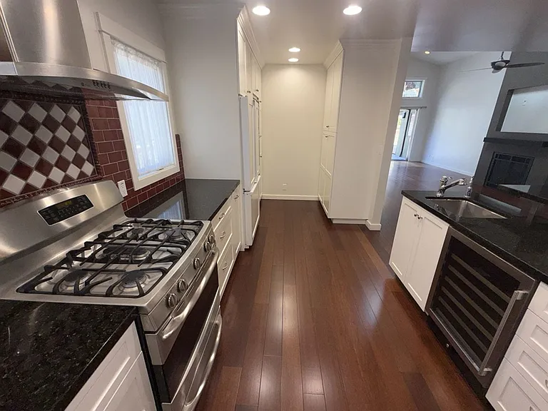 2746 N Kenneth Rd — Photo 8