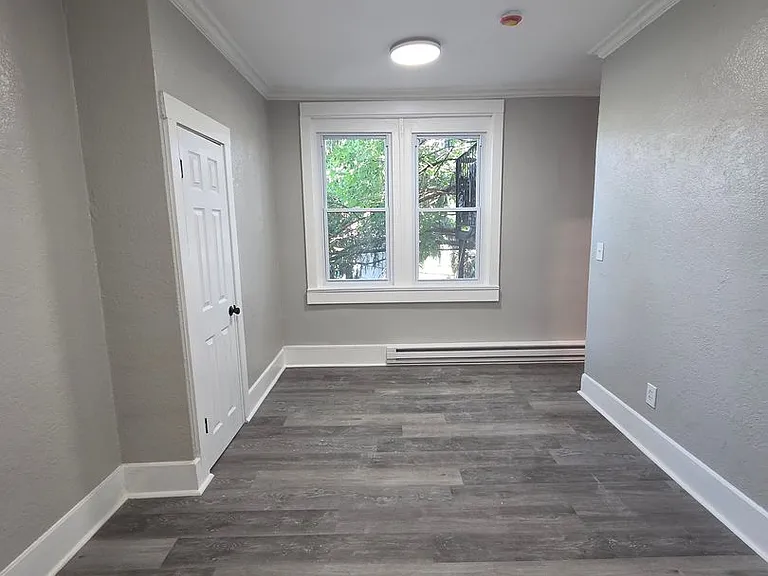 104 N 8th St — Photo 9