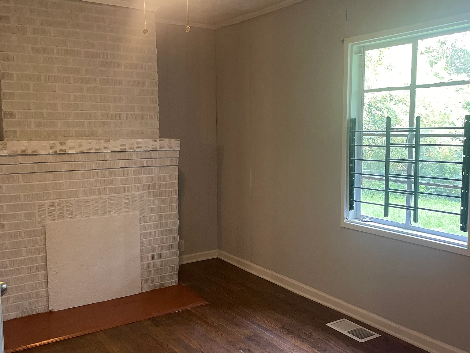 2 bed, 1047 sqft, $1,600 — Photo 4