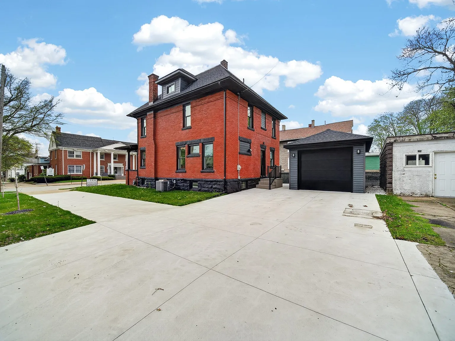 4 bed, 2.0 bath, 1782 sqft, $3,000 — Photo 3