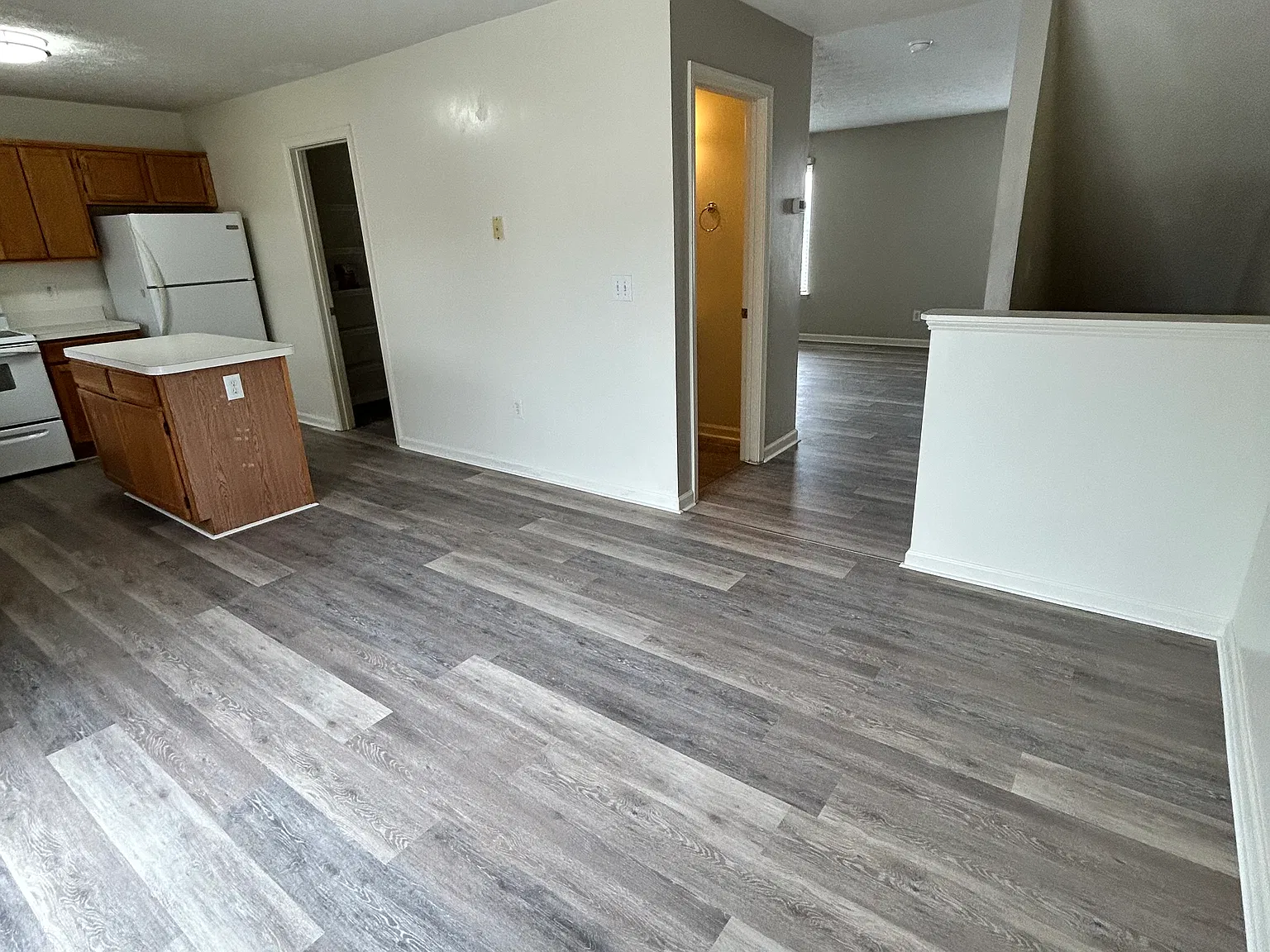 3 bed, 2.5 bath, 1488 sqft, $2,200 — Photo 3