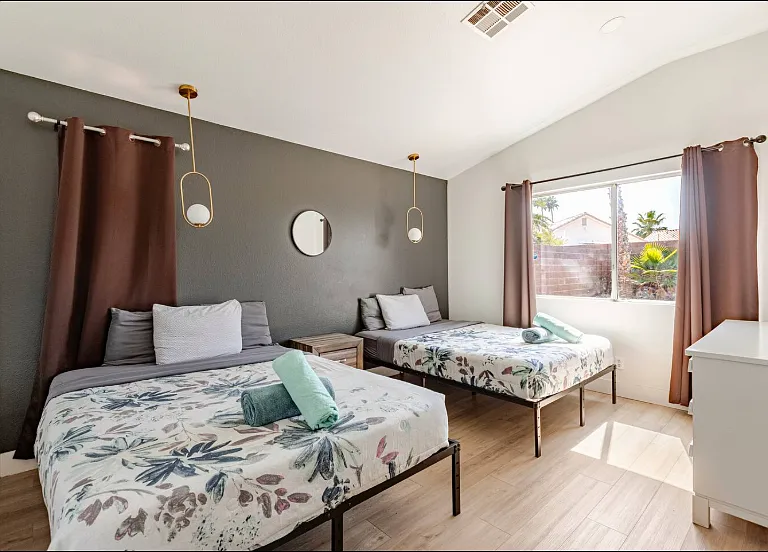 Blue Royal Dr — Photo 14