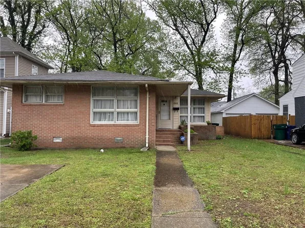 646 45th St, Newport News, VA 23607
