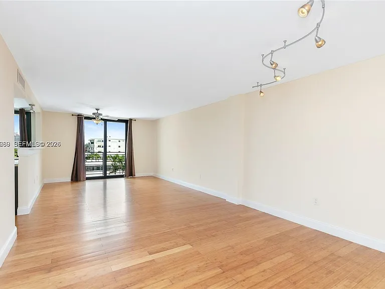 8100 Byron Ave #501 — Photo 19