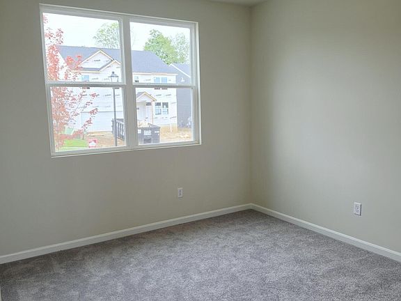 5th image of 11144 Castlebrook Dr