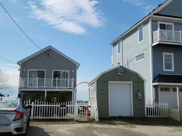 31 River St, Seabrook, NH 03874
